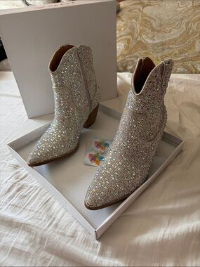 BEAST FASHION Iridescent Crystal Embellished Ankle Boots - White